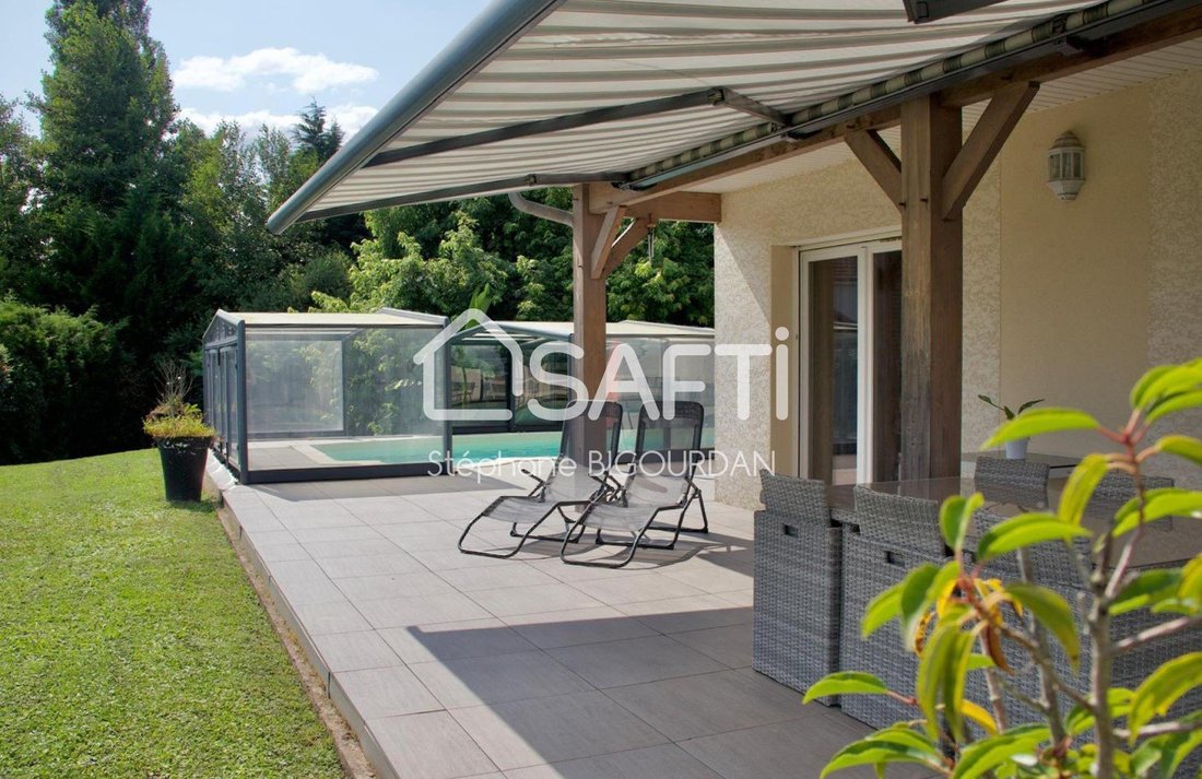 Maison 2013 Plain Pied, 140m², In Besançon, Bourgogne Franche Comté