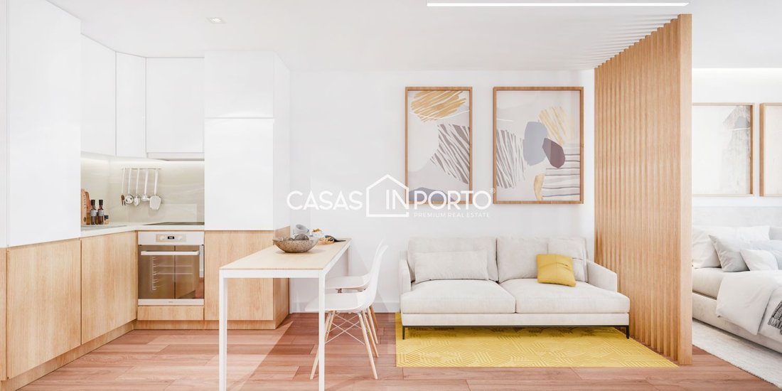 Apartment in Cedofeita, Santo Ildefonso, Se, Miragaia, Sao Nicolau e Vitoria, Porto District, Portugal 1 - 14750719