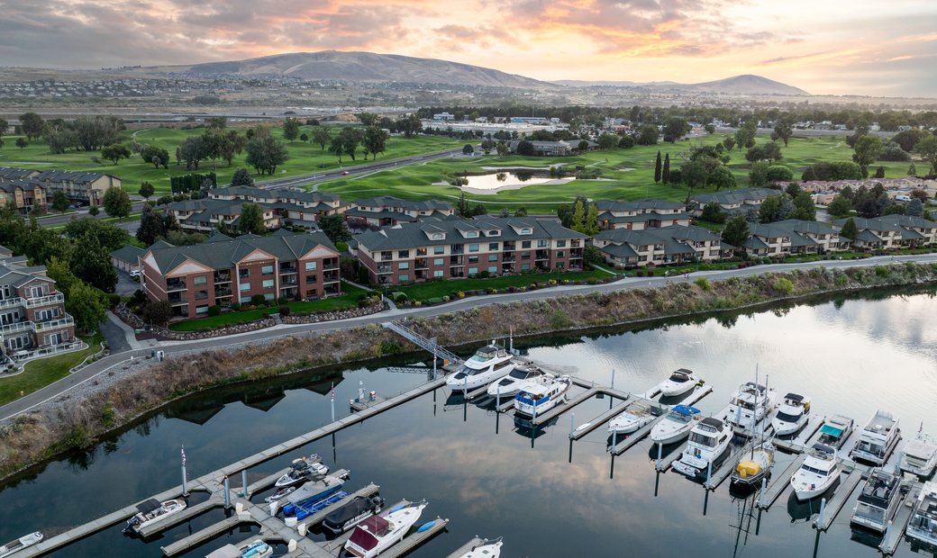 Image showcasing Rare Riverfront Penthouse Condo At In Richland, Washington, United ...