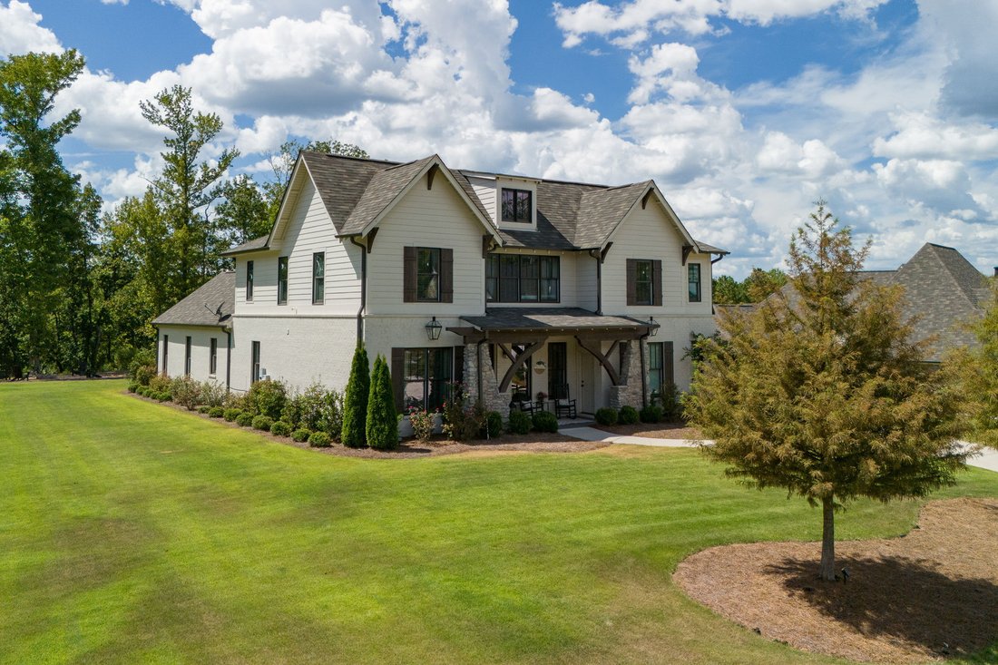 2032 Highland Gate Way, Hoover, Al 35244 In Birmingham, Alabama, United States For Sale (14753216)