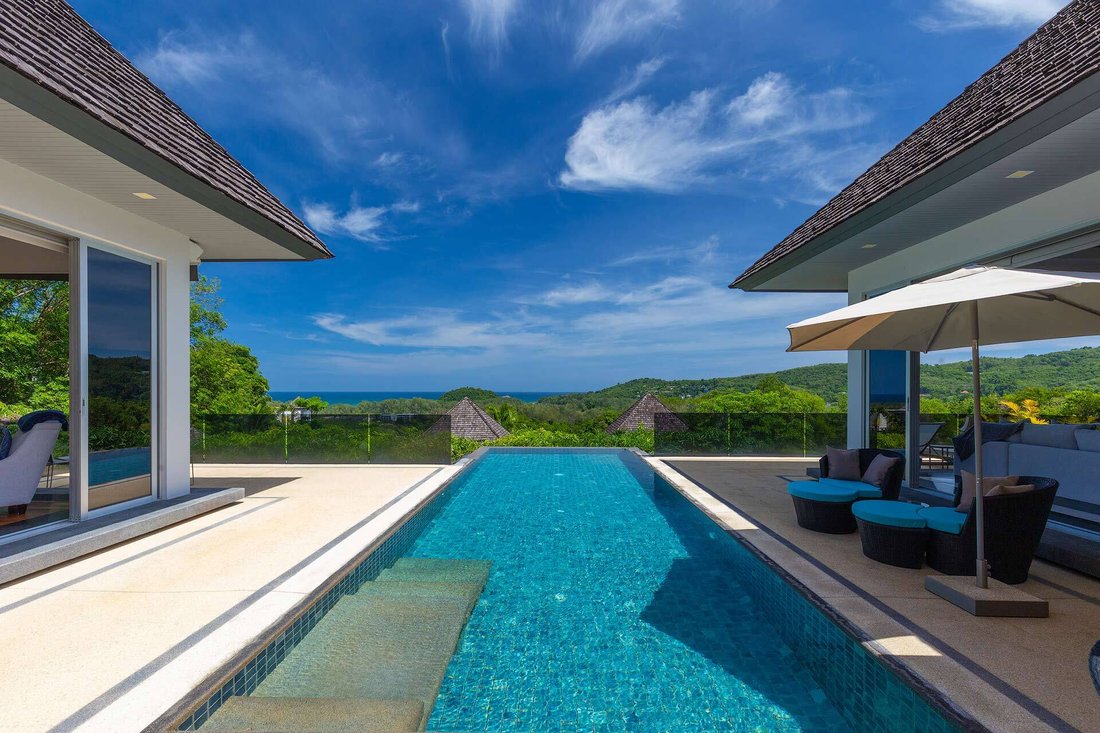 Villa in Choeng Thale, Phuket, Thailand 1 - 14753261