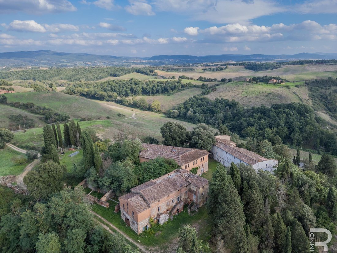 Farm Ranch in Asciano, Tuscany, Italy 2 - 14753618