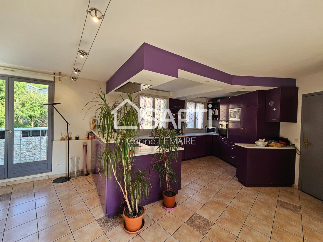 T4 Duplex Avec Cour Privative Et In Verrières Le Buisson, île De France