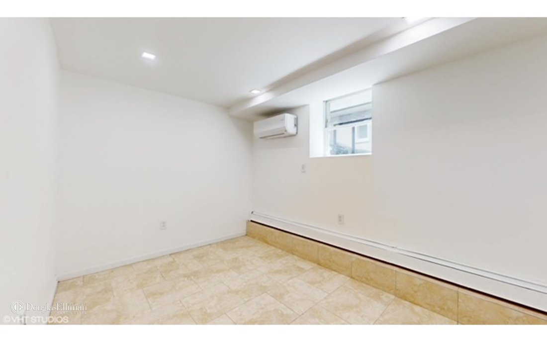 Rental Brooklyn In New York, New York, United States For Rent (14754336)