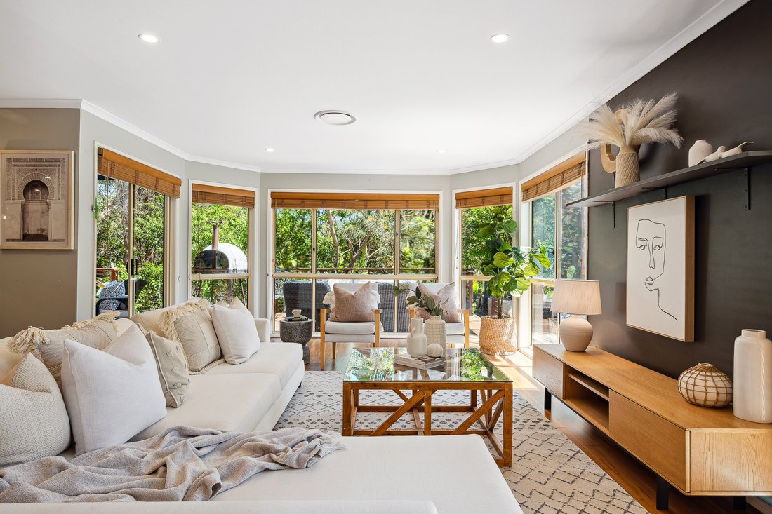 Superbly Renovated Home In Prime Highvale In Highvale, Queensland, Australia For Sale (14756379)