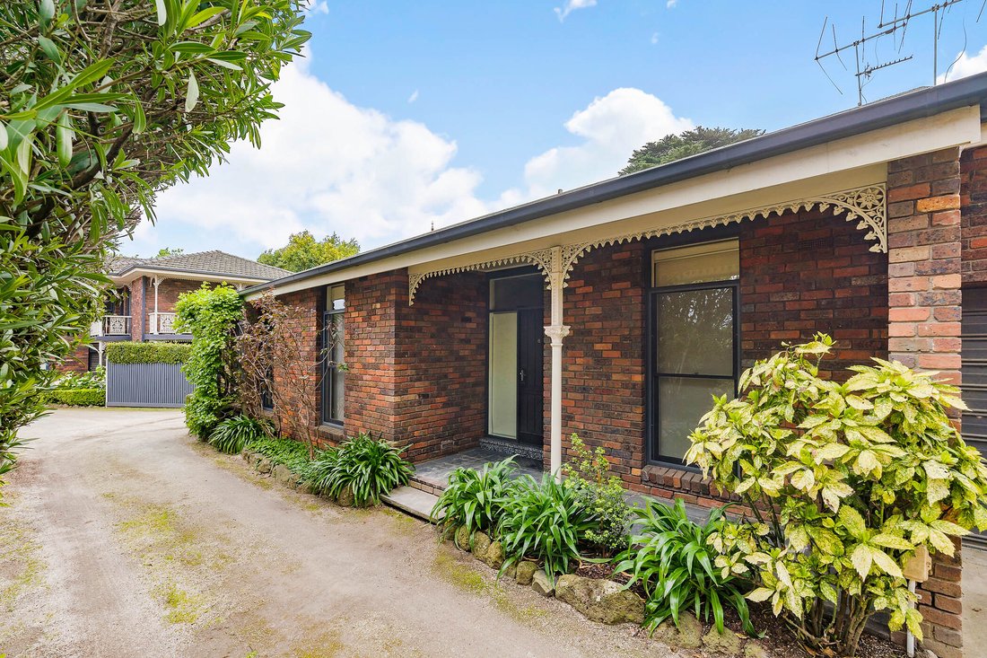 Exquisite Single Level Home In A Boutique In Armadale, Victoria