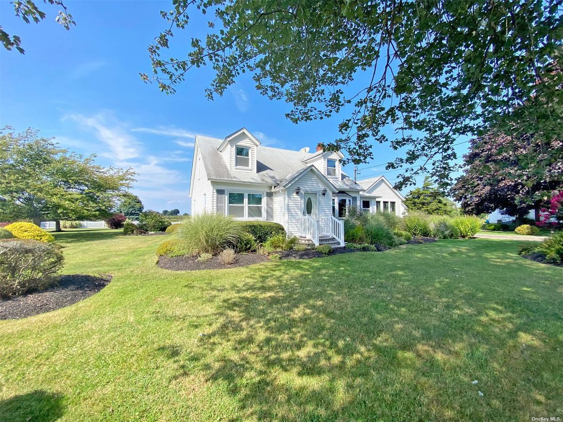 3 Bedrooms Single Family Detached In Southold, New York, United States