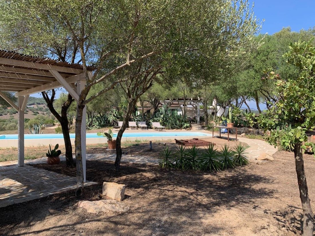 Villa in Peripheral Fractions, Olbia, Sardinia 1 - 14755660