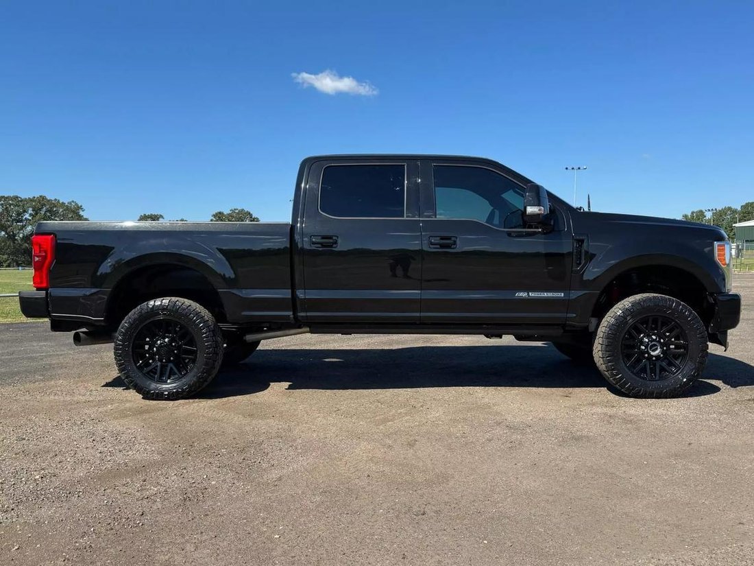 2017 Ford F250 Super Duty Crew Cab In Carthage, Tx, United States For