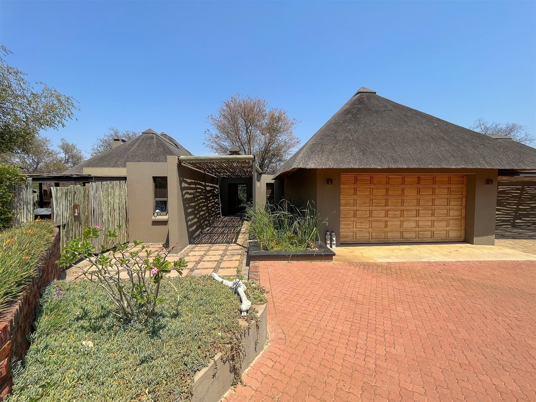 House in Hoedspruit, Limpopo, South Africa 1 - 14755159
