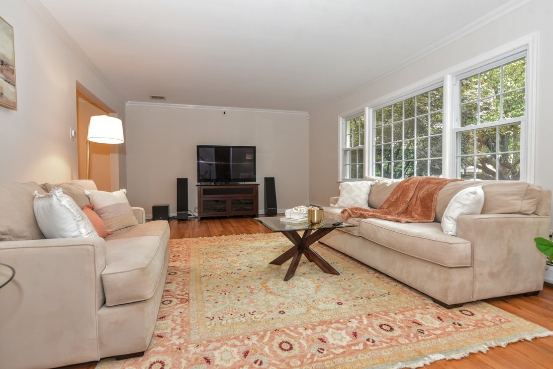 Stunning Home On Quiet Cul De Sac In Woodcliff Lake, New Jersey, United