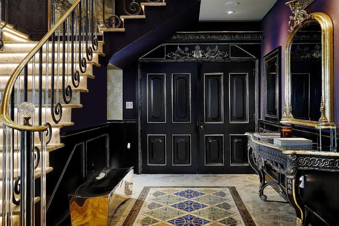 101 Westcott Street 2001 In Houston, Texas, United States For Sale