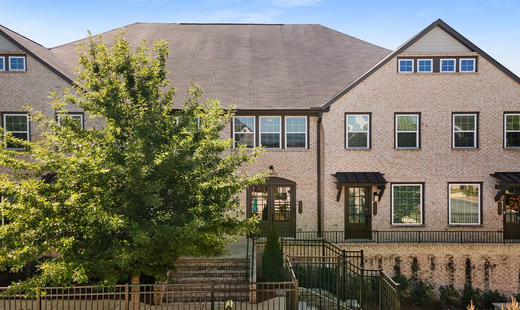 Beautiful Townhome In Resort Style Vinings In East Cobb,