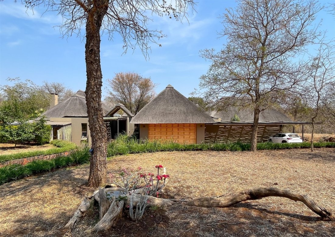 House in Hoedspruit, Limpopo, South Africa 2 - 14755159