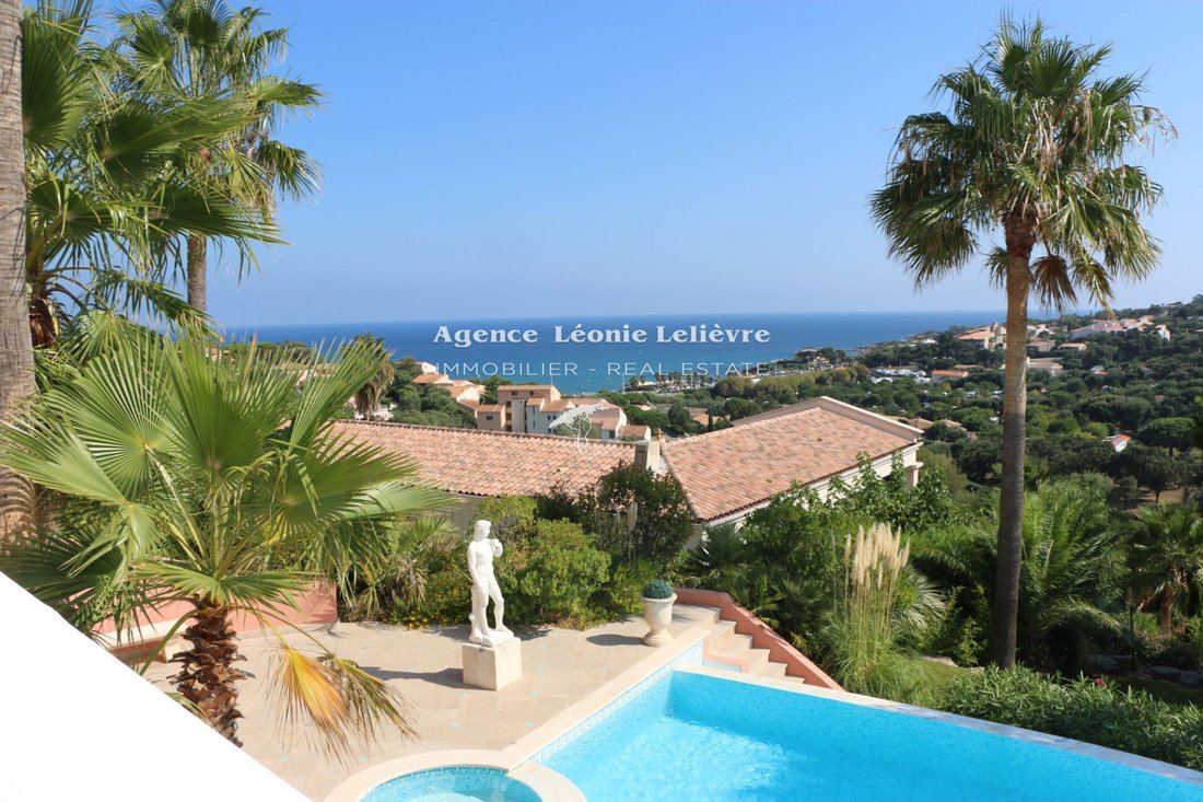 Villa in Les Issambres, Roquebrune-sur-Argens, France 3 - 14754148
