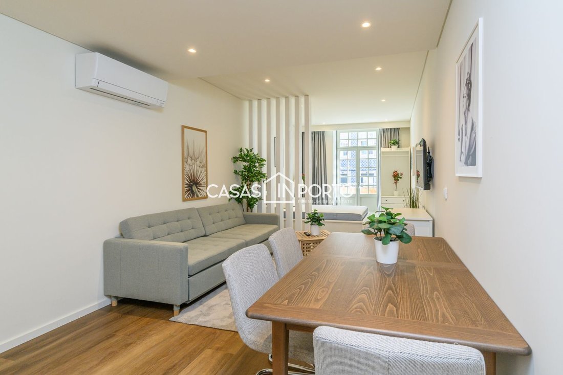 Apartment in Cedofeita, Santo Ildefonso, Se, Miragaia, Sao Nicolau e Vitoria, Porto District, Portugal 4 - 14750715