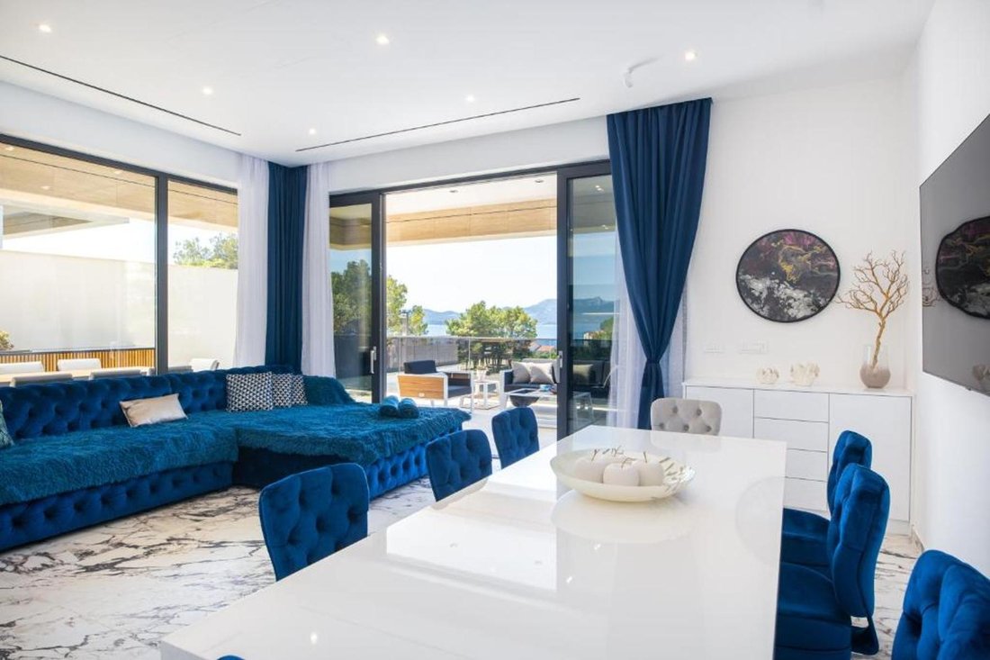 Villa in Komarna, Dubrovnik-Neretva County, Croatia 1 - 14756527