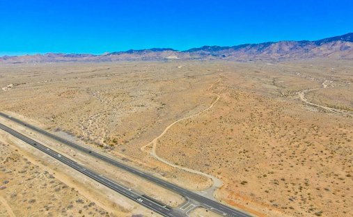 Land in Golden Valley, Arizona, United States 1