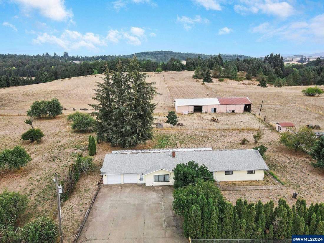Selling At Auction In Dallas, Oregon, United States For Sale (14754286)