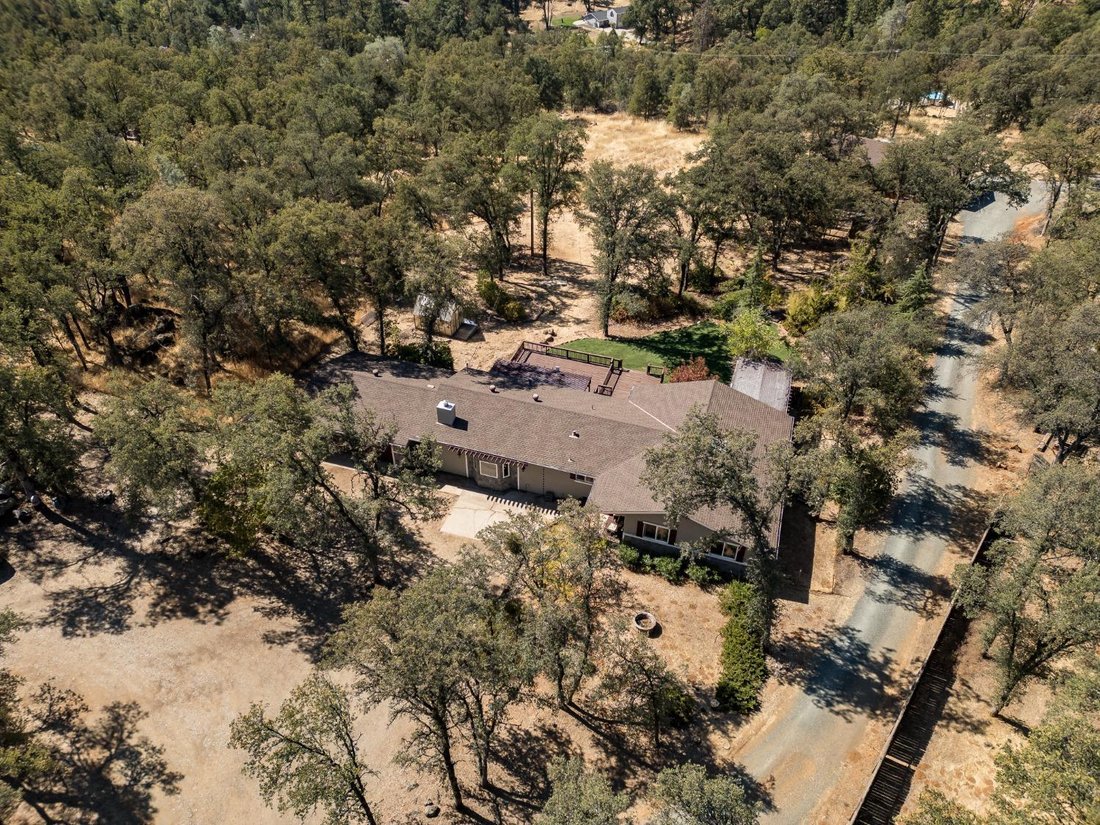 3 Bedrooms Single Family Detached In Grass Valley, California, United