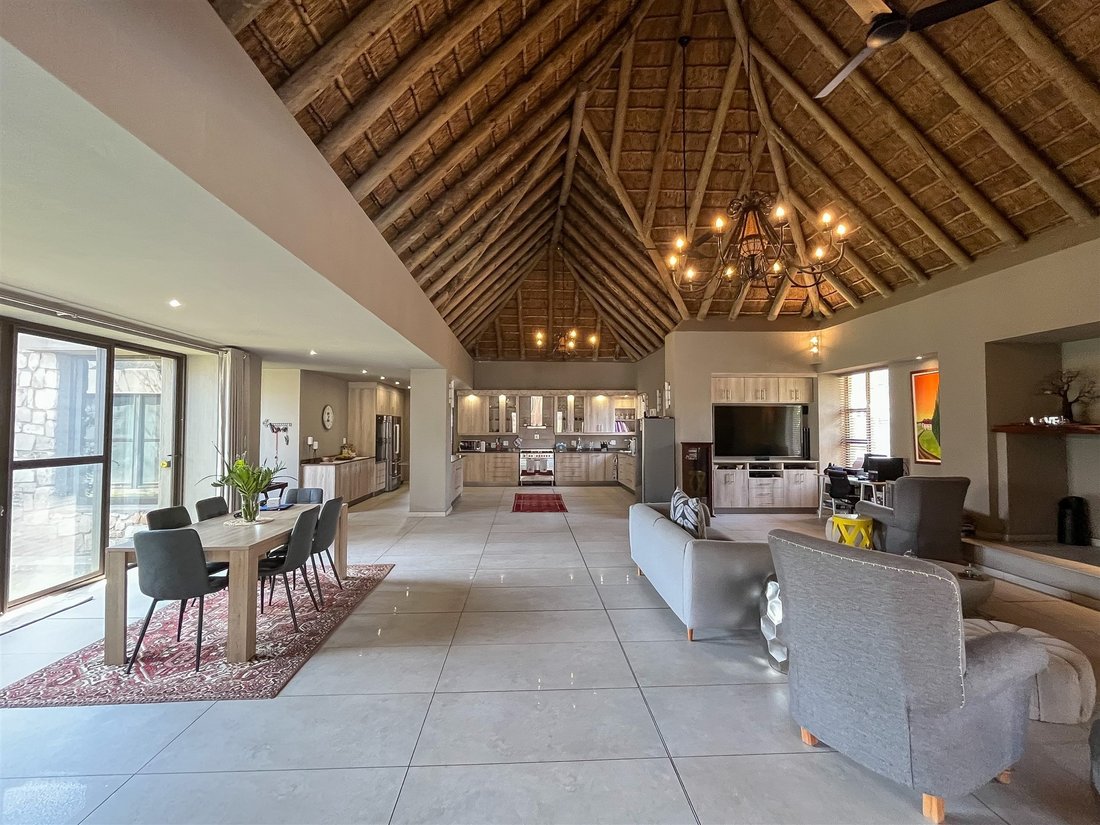House in Hoedspruit, Limpopo, South Africa 5 - 14755159
