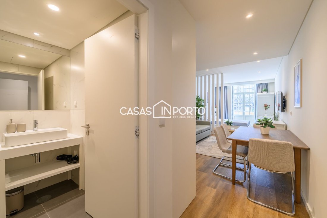 Apartment in Cedofeita, Santo Ildefonso, Se, Miragaia, Sao Nicolau e Vitoria, Porto District, Portugal 2 - 14750715