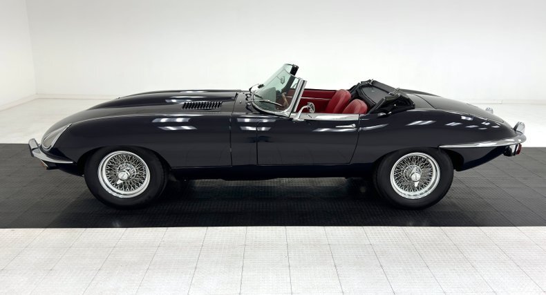 Cabriolet in Morgantown, United States 5 - 14757812