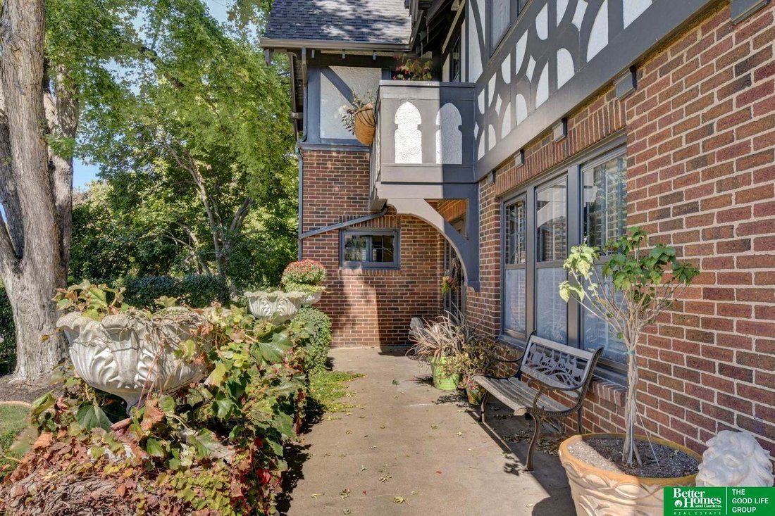 4 Bedrooms Single Family Detached In Omaha, Ne, United States For Sale