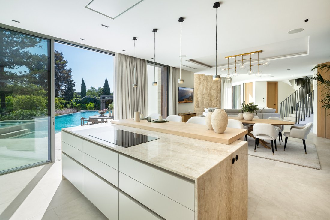 Spectacular Front Line Golf Mansion In Marbella In Marbella, Andalusia