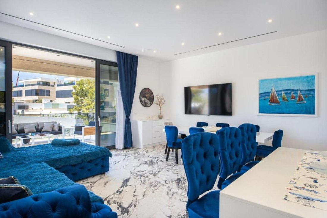 Villa in Komarna, Dubrovnik-Neretva County, Croatia 2 - 14756527