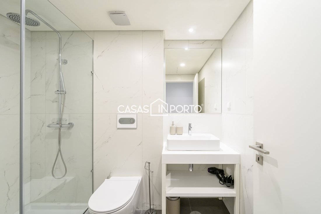 Apartment in Cedofeita, Santo Ildefonso, Se, Miragaia, Sao Nicolau e Vitoria, Porto District, Portugal 3 - 14750715