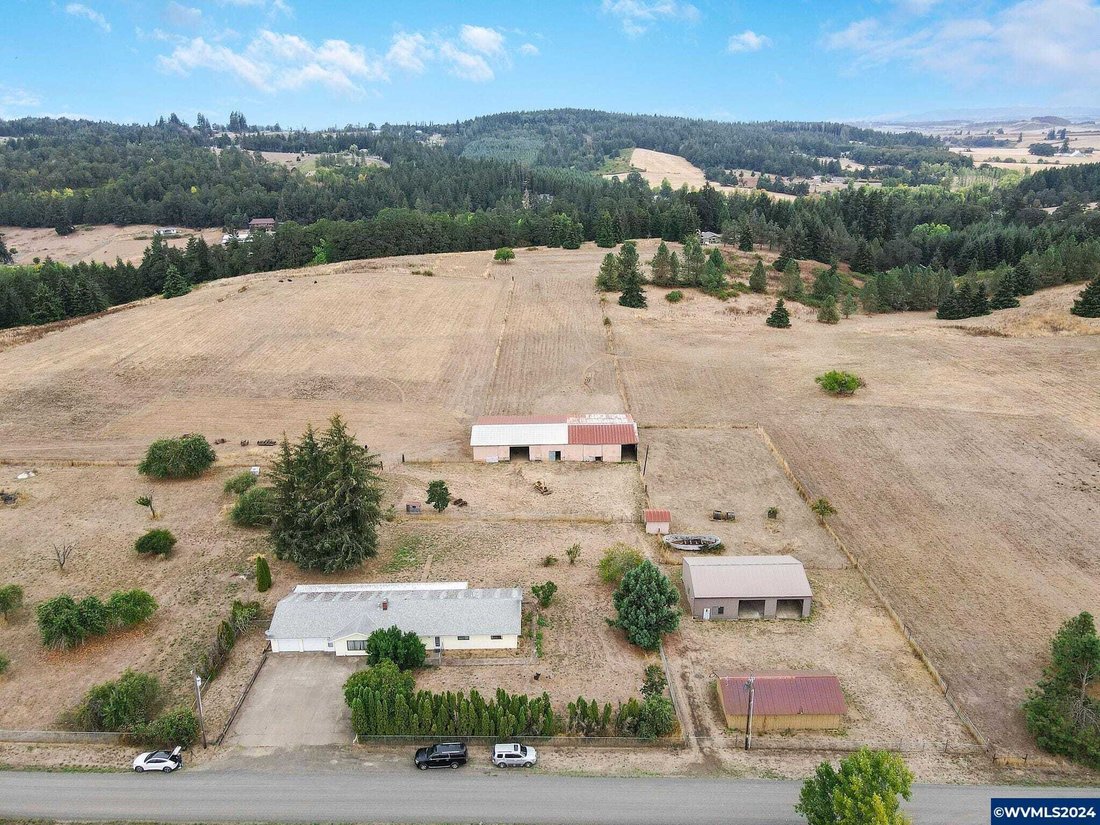 Selling At Auction In Dallas, Oregon, United States For Sale (14754286)