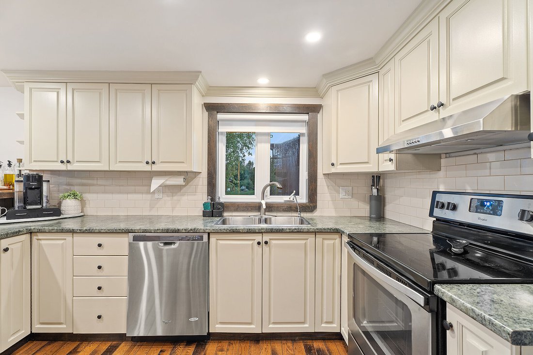 House in Huntsville, Ontario, Canada 5 - 14753695