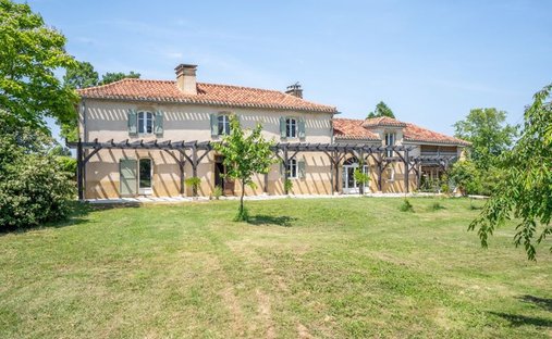 For Sale Near Marciac (32) 32 Room Castle 1540 M2 Of Living Space 5.8 Hectare Estate