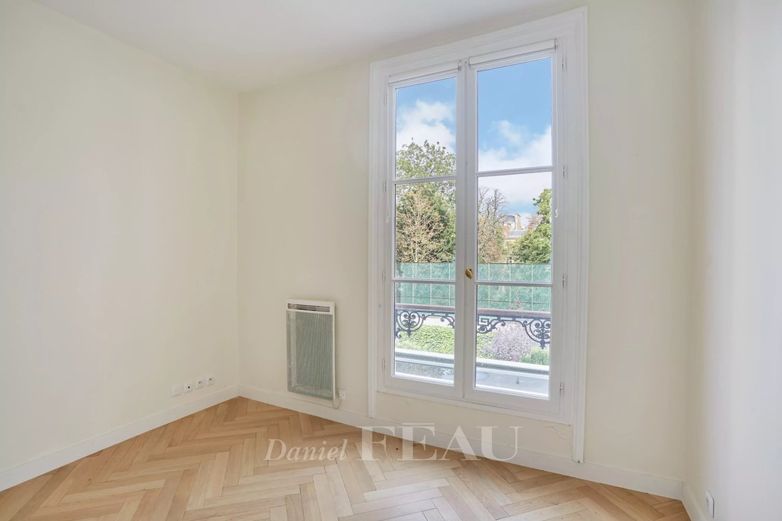 Paris 7th District Invalides In Paris, île De France, France For Sale