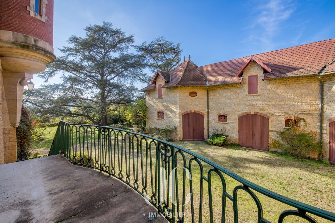Le Rêve Éternel: A 13,000m² Parkland Castle Where Time Whispers Through Walnut Doors - 5