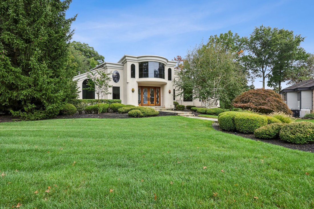 5 Timber Rock Court, Cedar Grove, Nj, In Cedar Grove, New Jersey