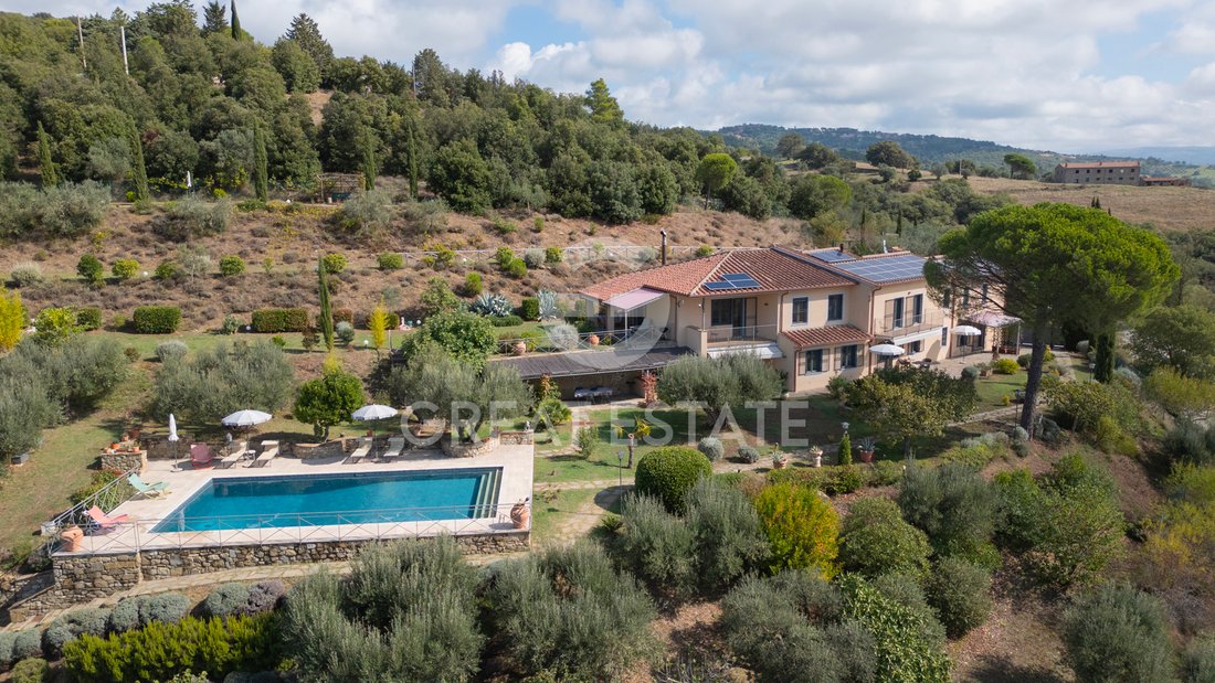 Villa in Passignano sul Trasimeno, Umbria, Italy 1 - 14616448