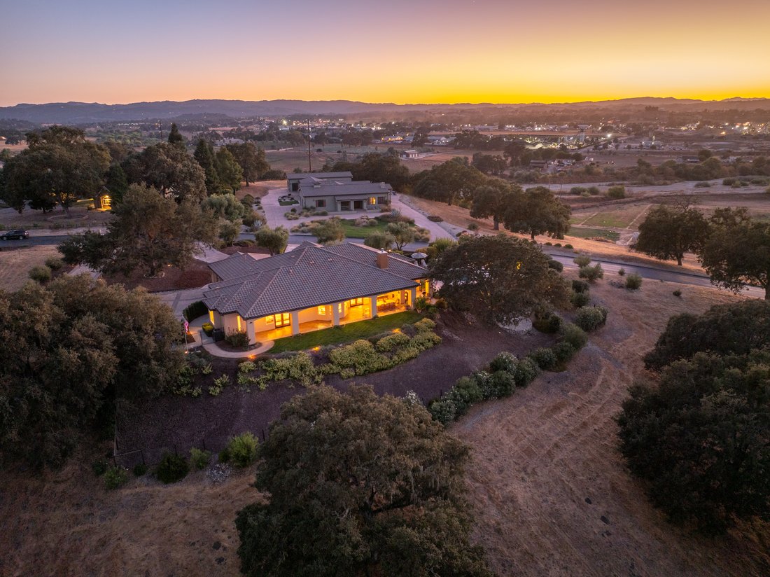 2174 Lake Ysabel Road In Paso Robles, California, United States For