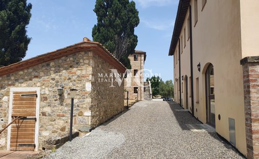 Villa in Castelnuovo Berardenga, Tuscany, Italy 1