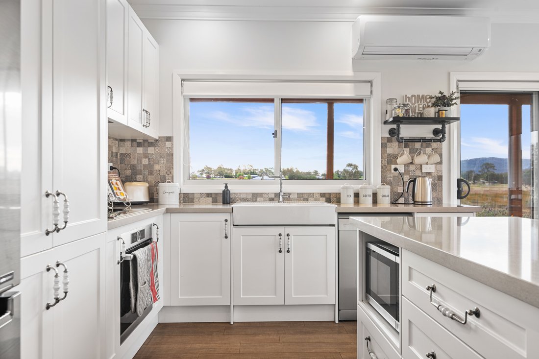 Stunning Property Situated On Five Acres In Hartley, New South Wales