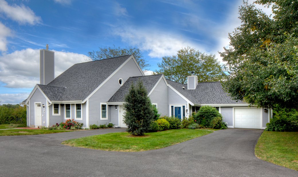 Whitehall Condo In Middletown, Rhode Island, United States For Sale