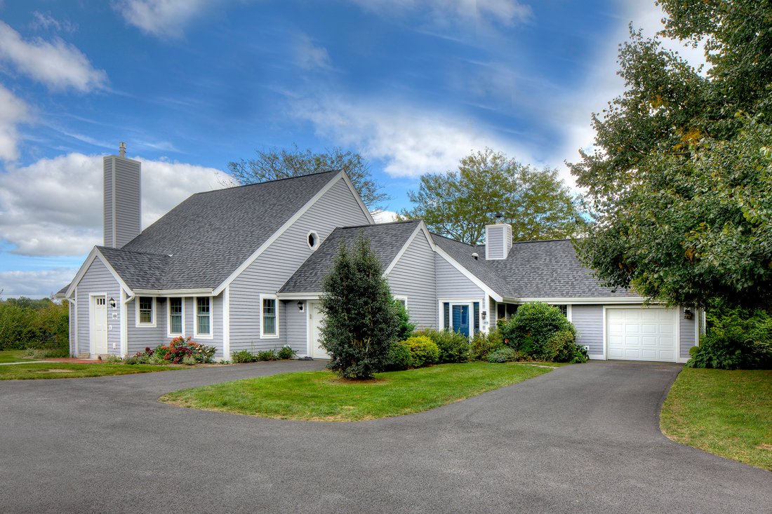 Whitehall Condo In Middletown, Rhode Island, United States For Sale