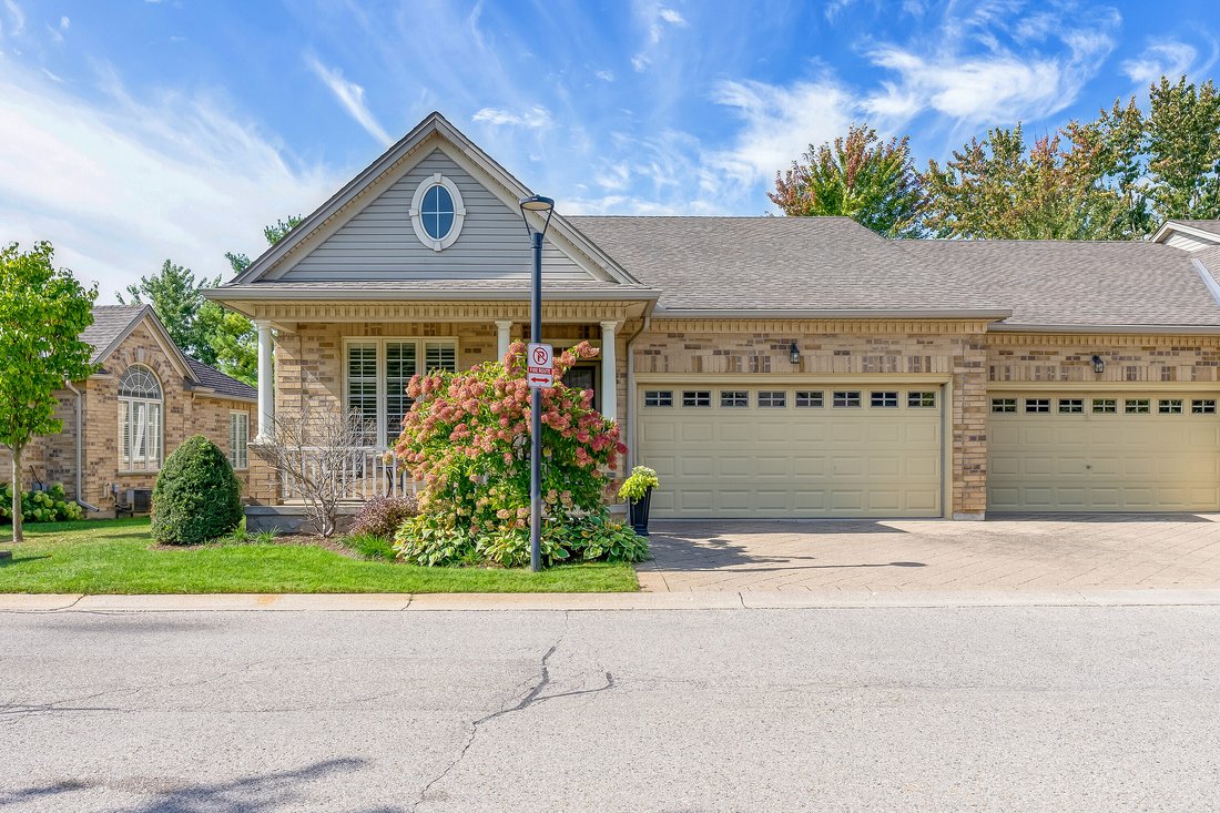 Executive Bungalow In Arva, Ontario, Canada For Sale (14762885)