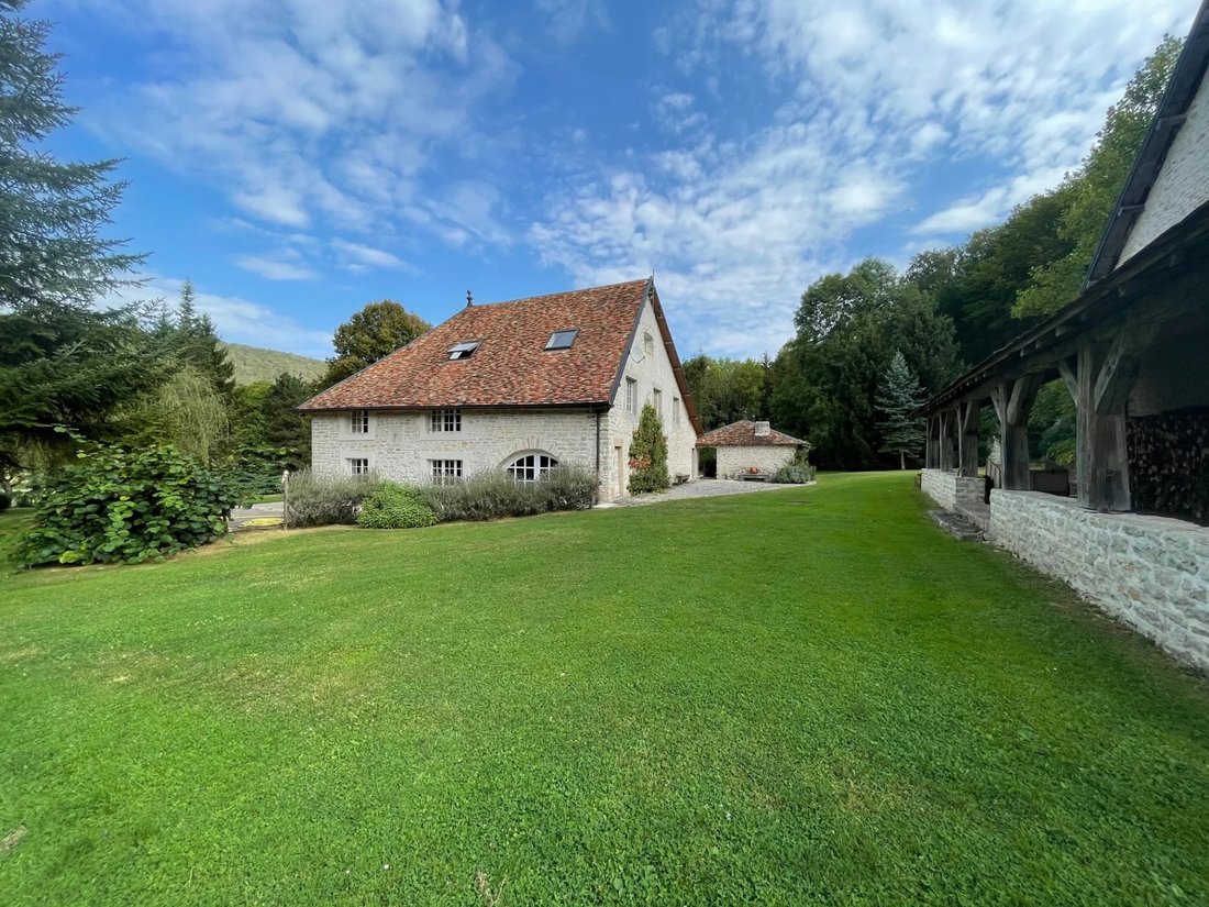 Charming Property At The Gateway In Besançon, Bourgogne Franche Comté