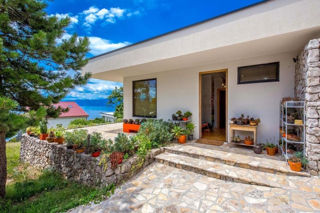 House in Mjesni odbor Luka, Grad Rijeka, Primorje-Gorski Kotar County 2 - 14761427