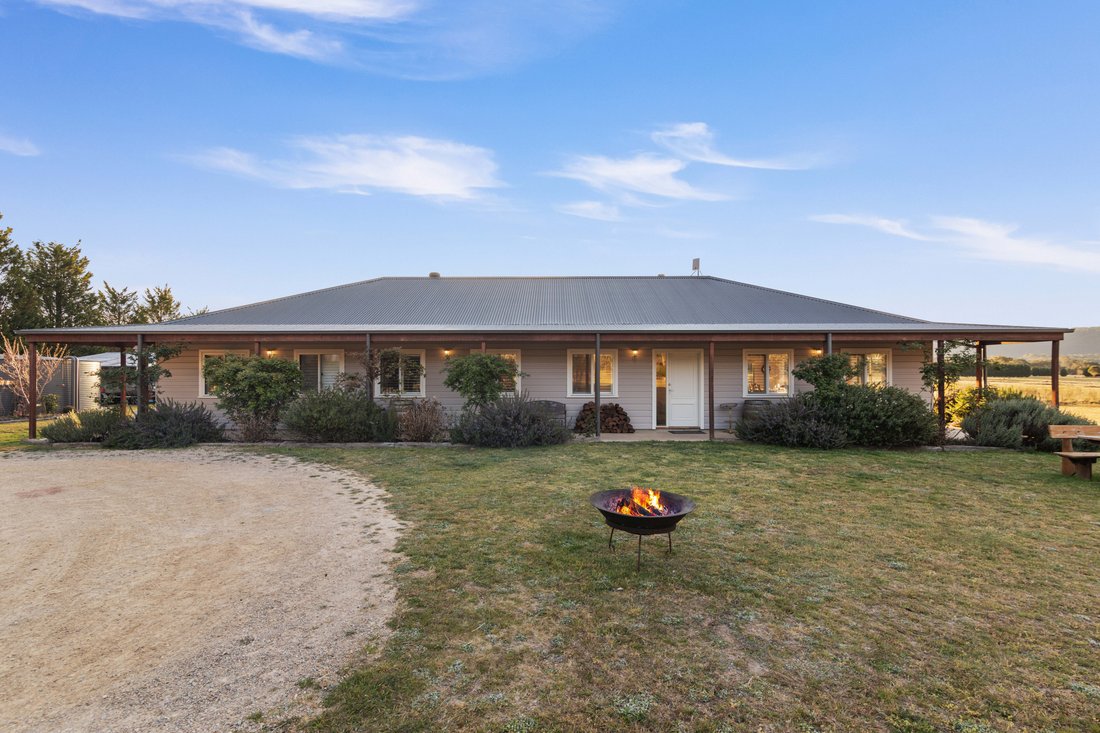 Stunning Property Situated On Five Acres In Hartley, New South Wales