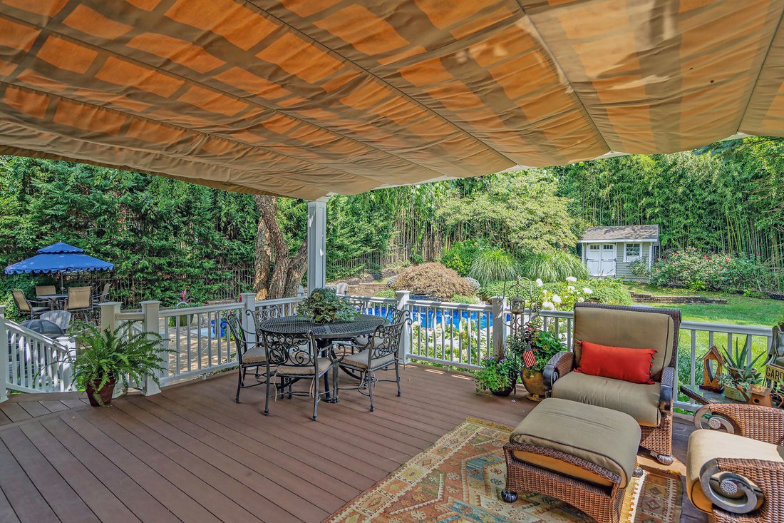 Oak Hill Residence In North Middletown, New Jersey, United