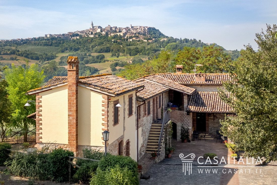 Country House in Todi, Umbria, Italy 2 - 14766385