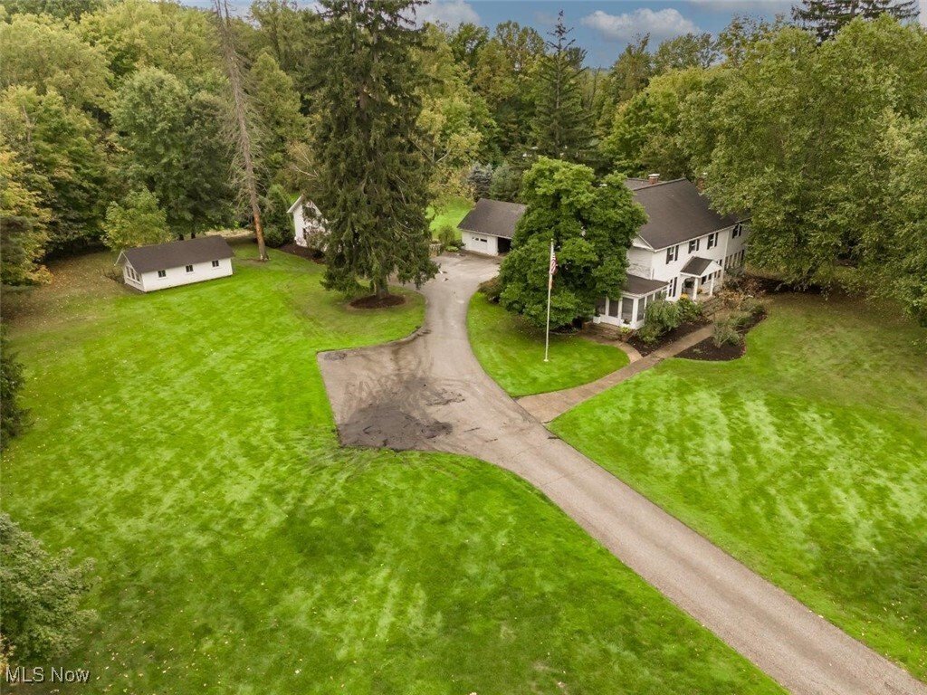Light Filled Landmark Home On Three In Novelty, Ohio, United